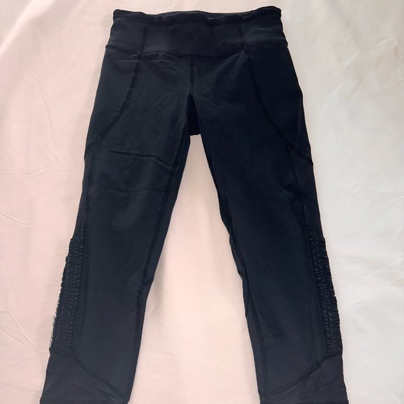 Lululemon Capri Leggings with Ruffle Edge Trim - Picture 1 of 4